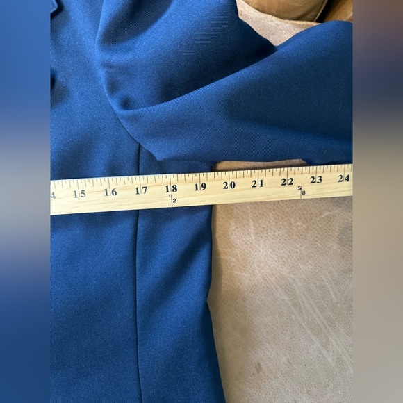 The Wardrobe Builder By Devon Navy Blazer Women’s Size 12 - Picture 3 of 6